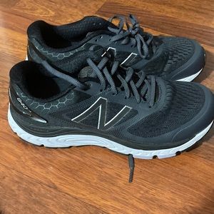 BRAND NEW New Balance 840 Running shoes